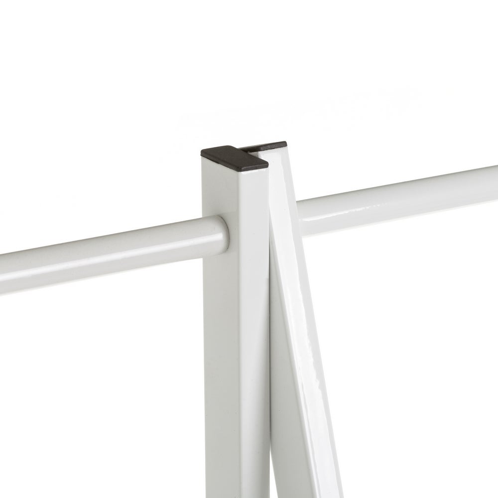 Perchero de madera y metal blanco con barra y baldas