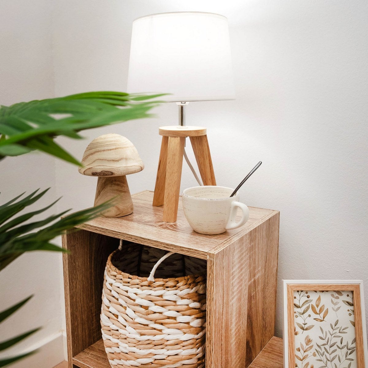 Lámpara de mesa trípode