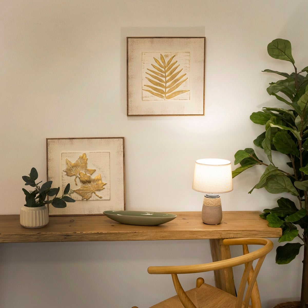 Lámpara de mesa de cerámica marrón