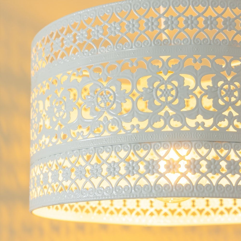 Lámpara de techo de metal blanca