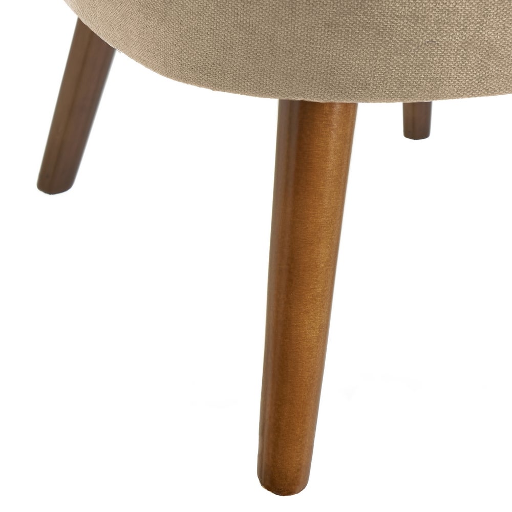 Butaca tapizada de chenilla beige y madera de pino