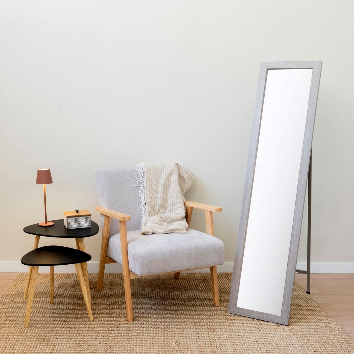 Espejo de pie de madera gris de 157cm
