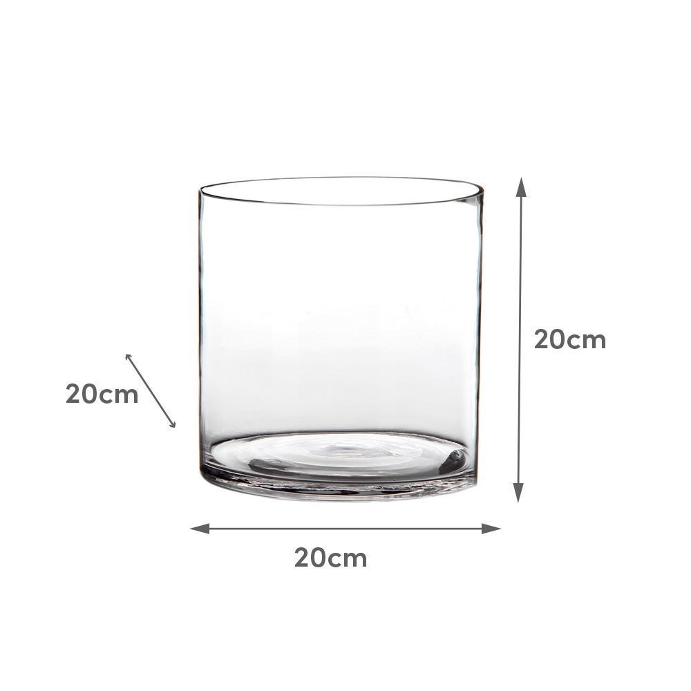 Jarrón cilíndrico transparente.