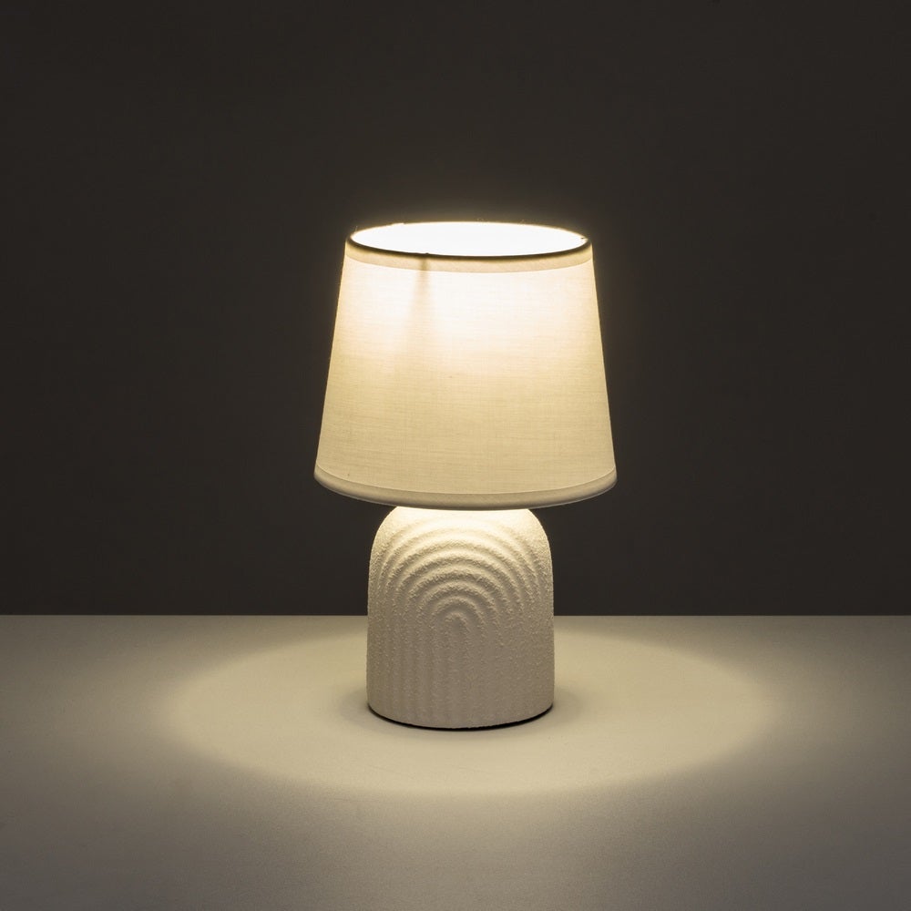 Lámpara mesita de noche arcos de cerámica blanca con pantalla