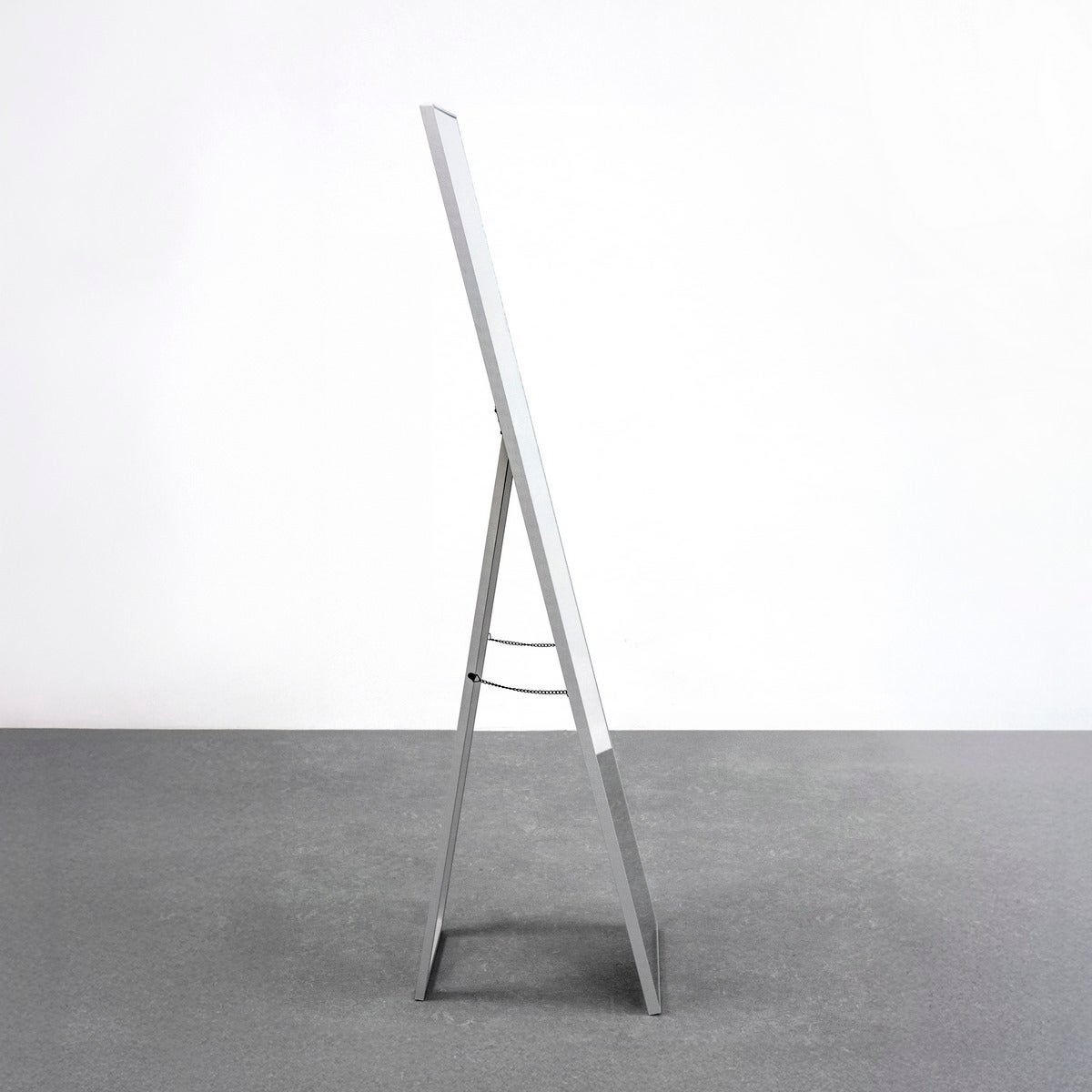 Espejo de pie plateado de 151 cm