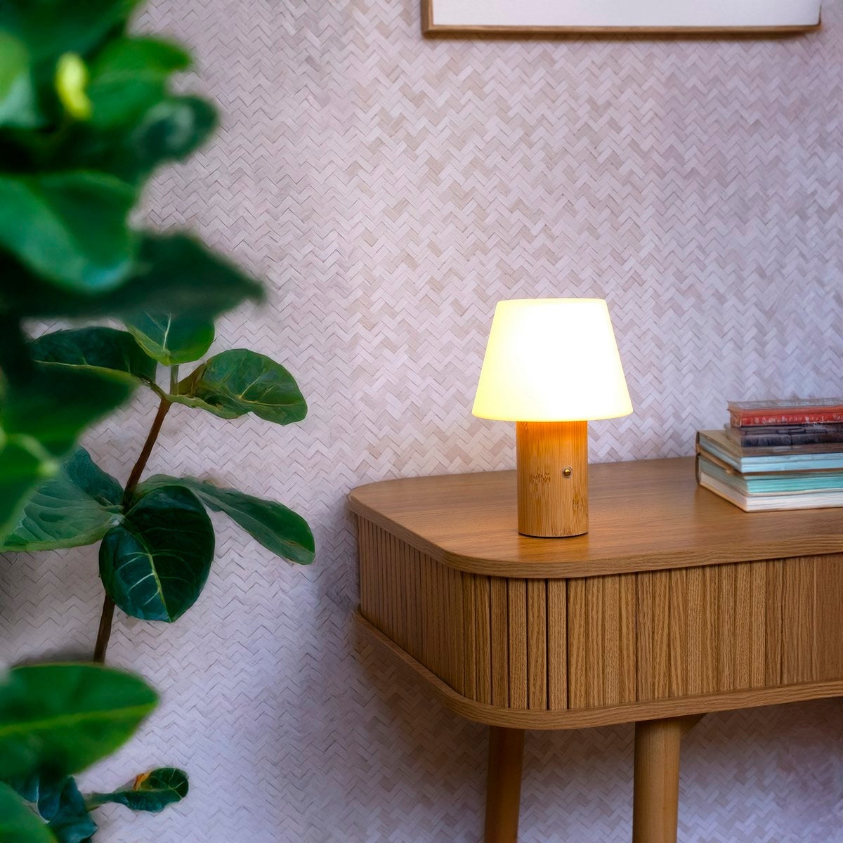 Lámpara LED de bambú marrón