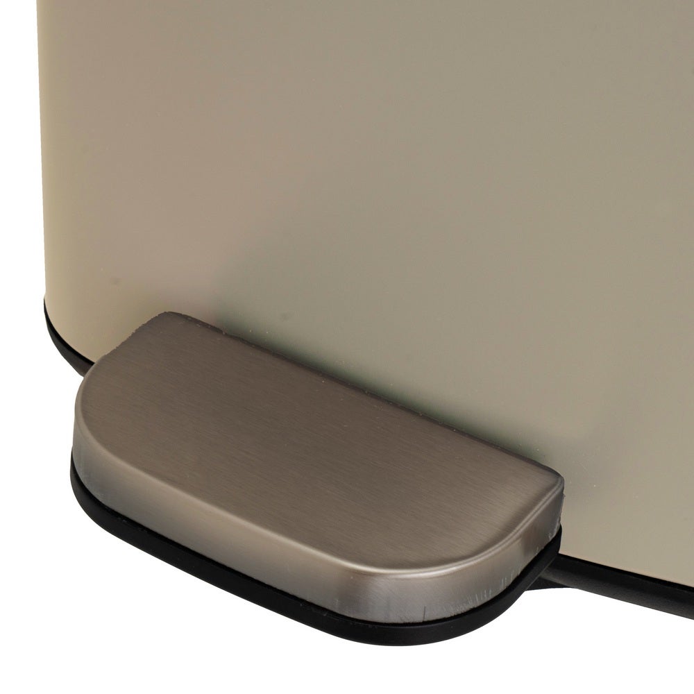 Papelera cuadrada de pedal beige de 20 litros