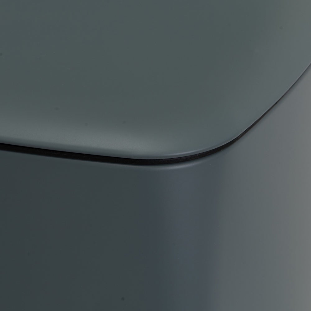 Papelera cuadrada de pedal gris de 20 litros