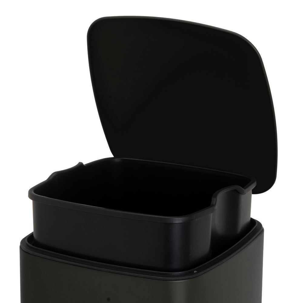 Papelera cuadrada de pedal negra de 20 litros