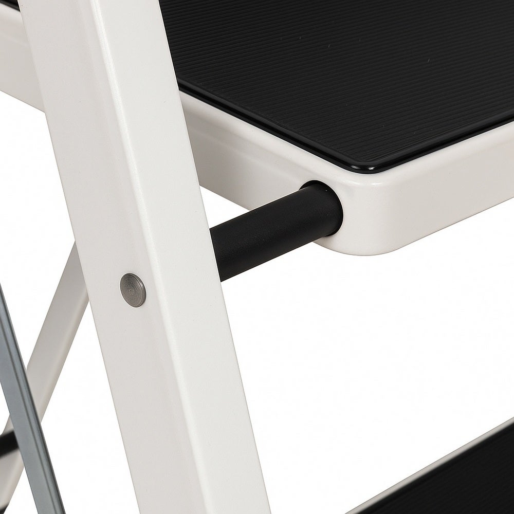 Escalera plegable de 4 peldaños antideslizantes de acero blanco de 156 cm