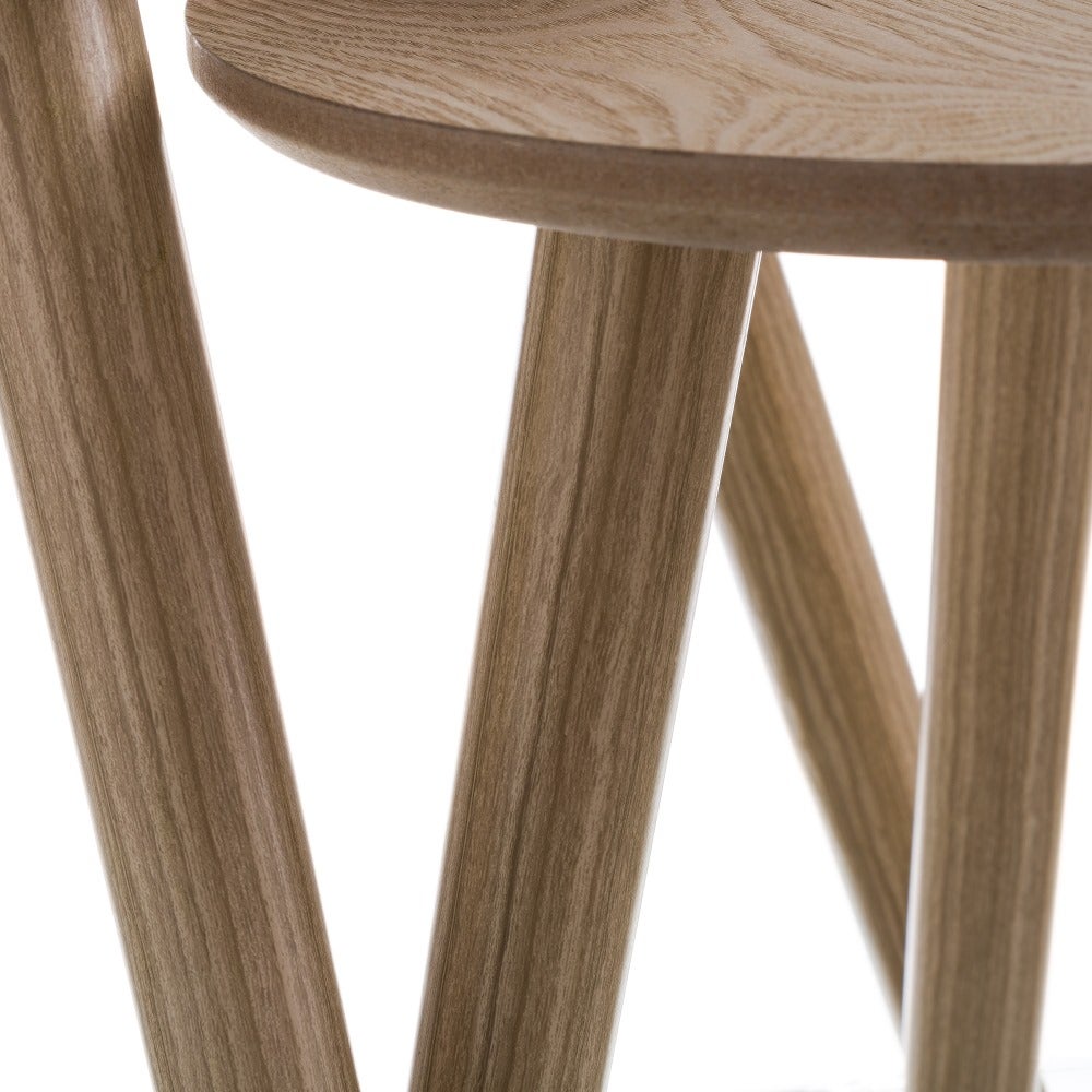 Set de 2 mesitas nido redondas de madera y MDF en tono natural