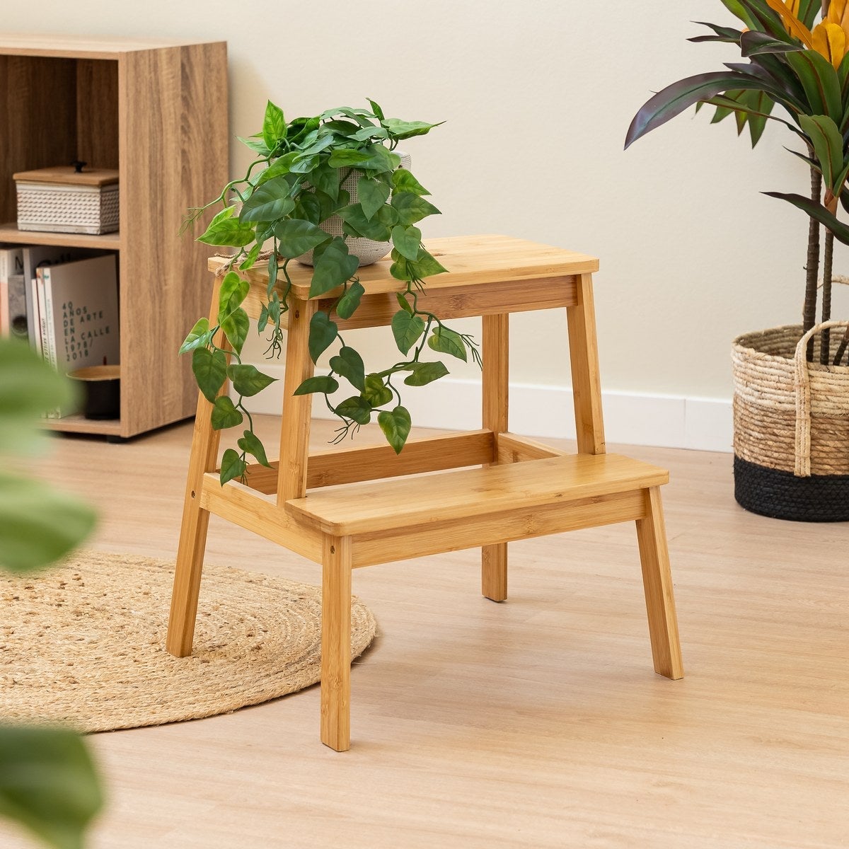 Taburete escalera de 2 alturas de bambú natural de 42x43x47 cm