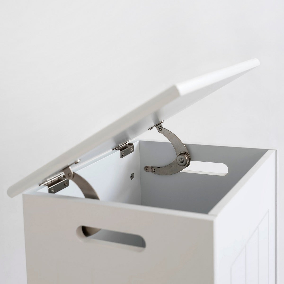 Cesto para la ropa sucia de madera blanco