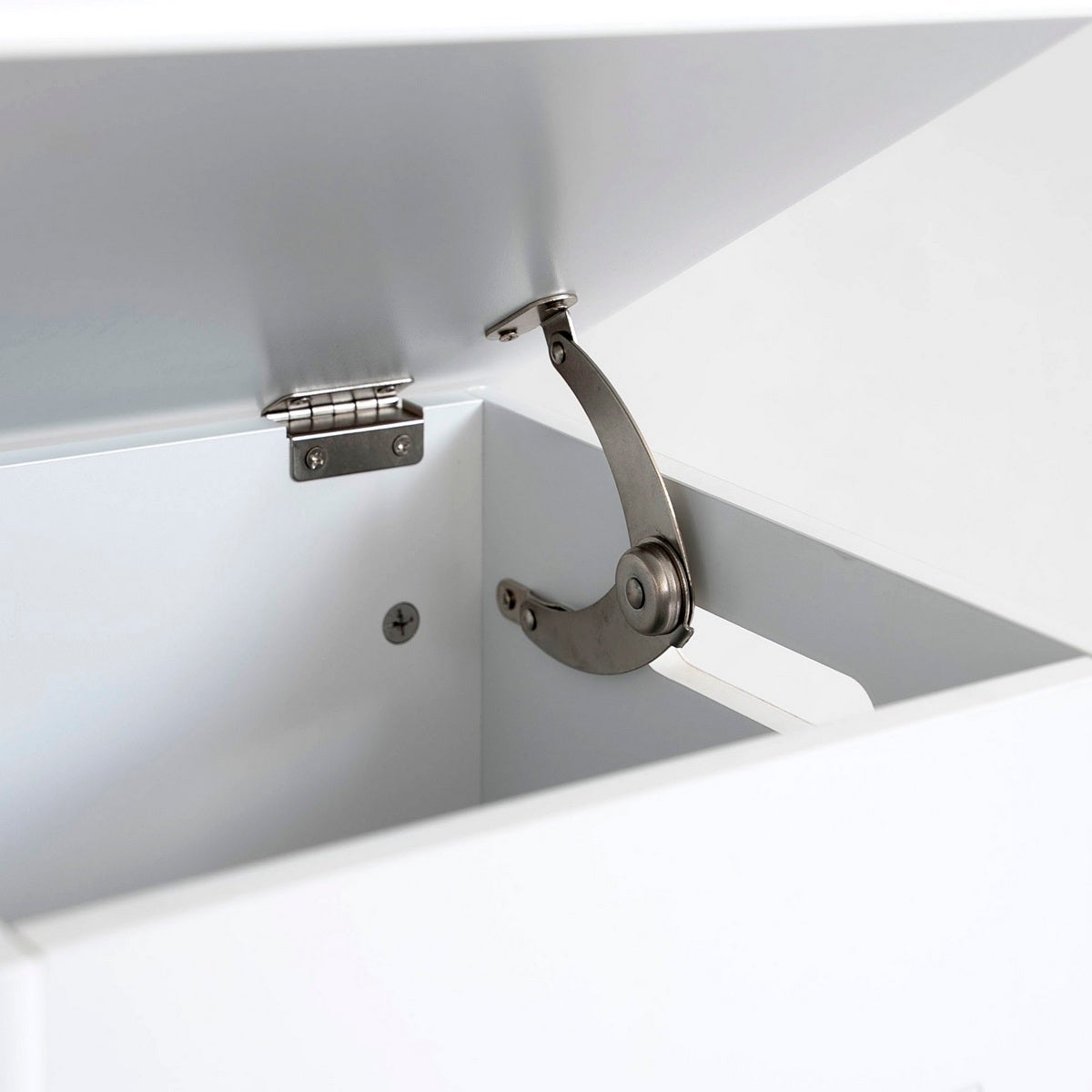 Cesto para la ropa sucia de madera blanco