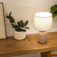 Lámpara de mesa de cerámica marrón