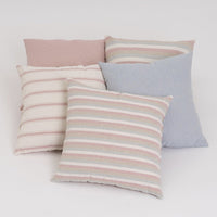 Set de 5 cojines de rayas rosa de algodón natural de 45x45 cm con relleno