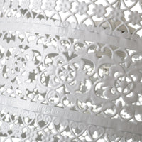 Lámpara de techo de metal blanca