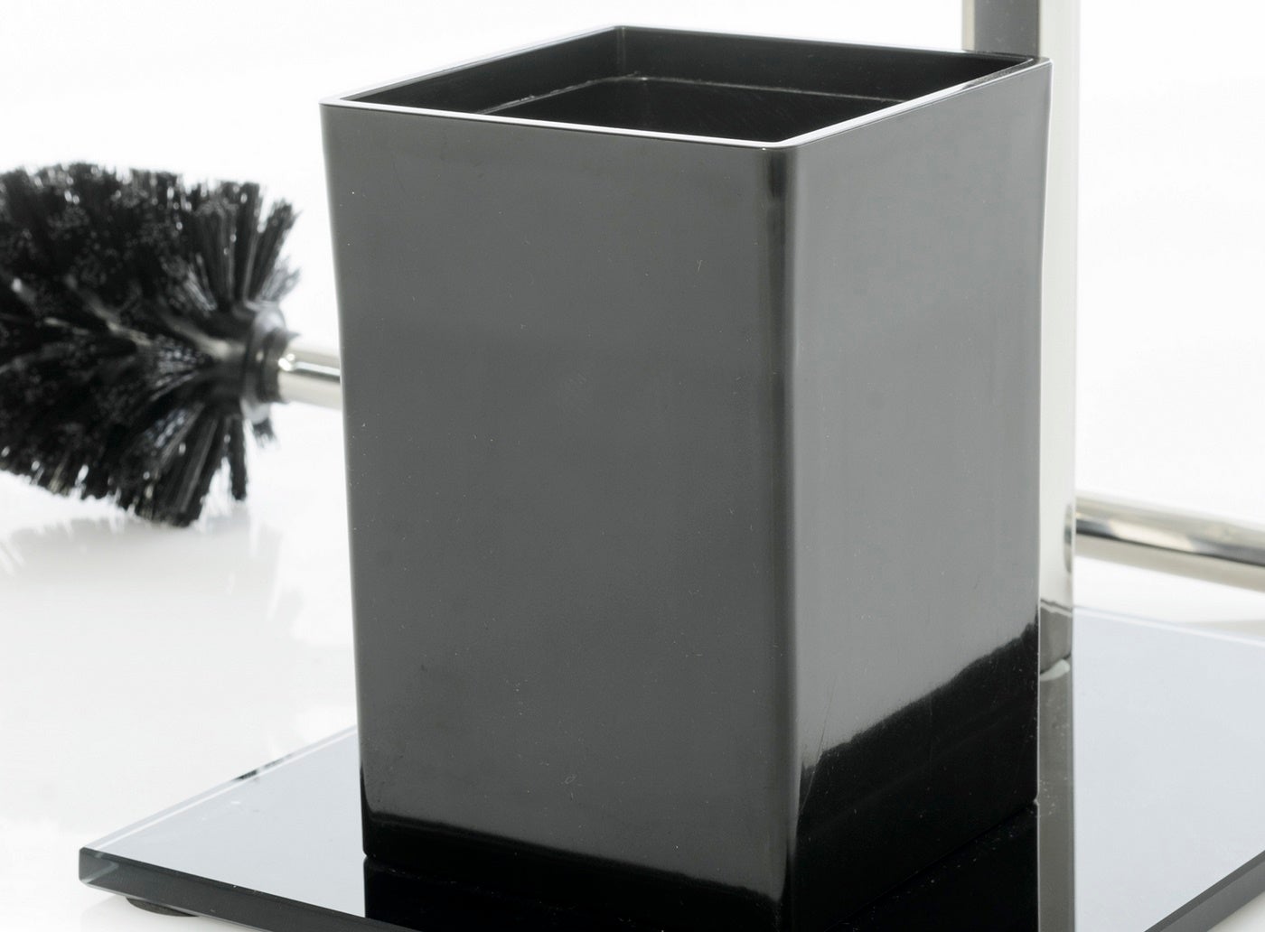 Portarrollos con escobilla negro de metal de 22x18x71 cm