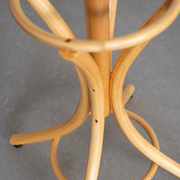 Perchero de pie de madera natural