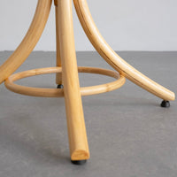 Perchero de pie de madera natural