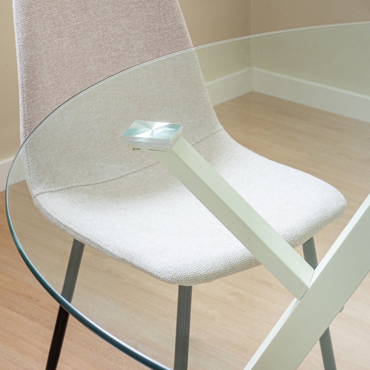 Mesa de comedor Elsa beige de 120cm