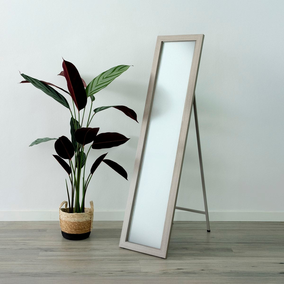 Espejo de pie de madera gris de 157cm