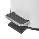 Papelera de pedal blanca de bambú y metal de 3 litros