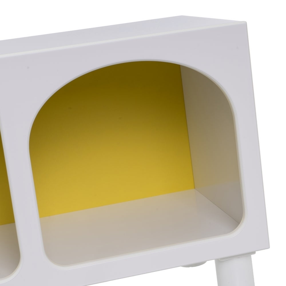 Estantería de madera blanco y amarillo