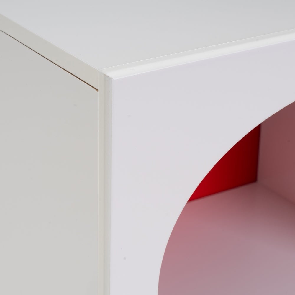 Estantería de madera blanco y rojo