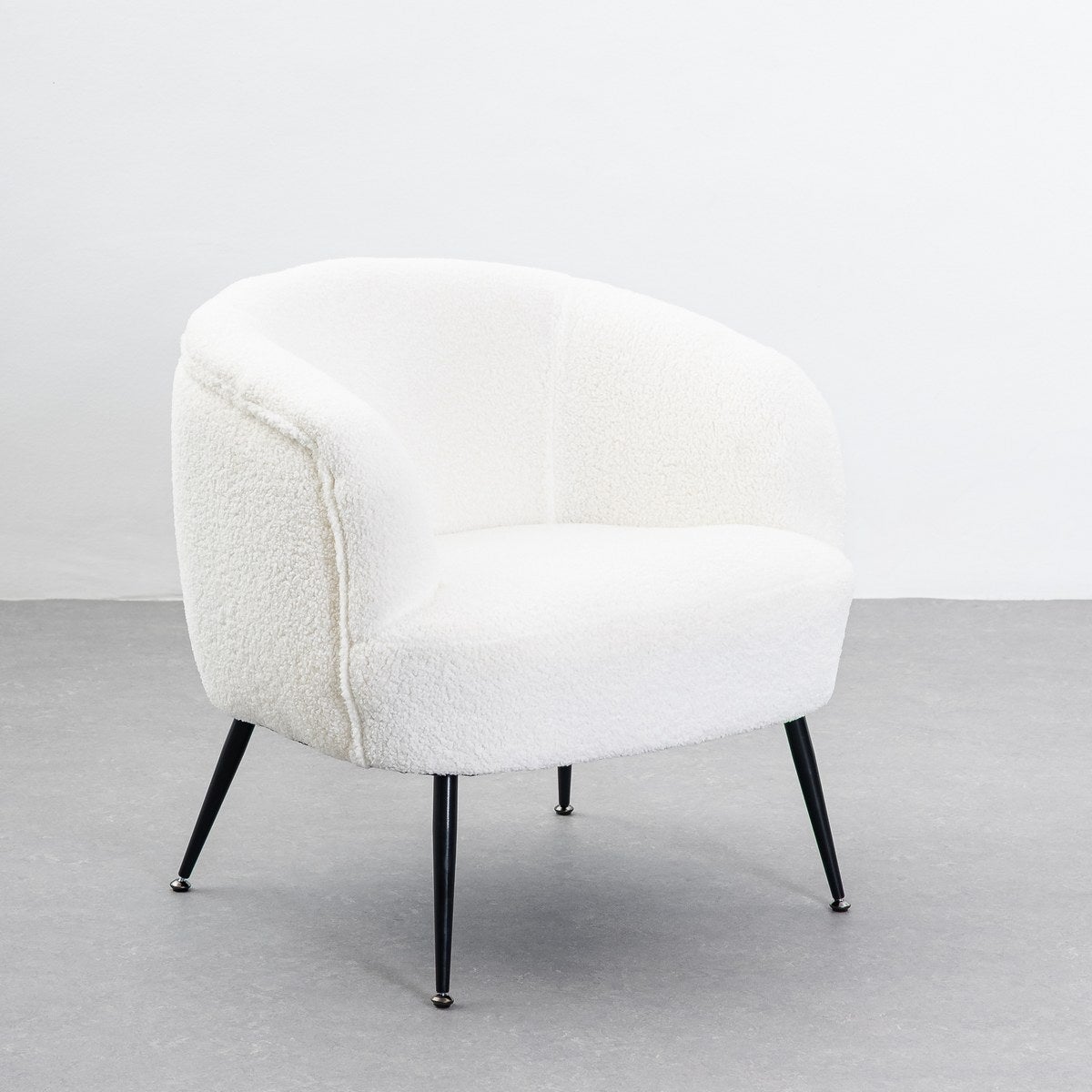 Sillón butaca redondo con brazos blanco de tela de borreguito