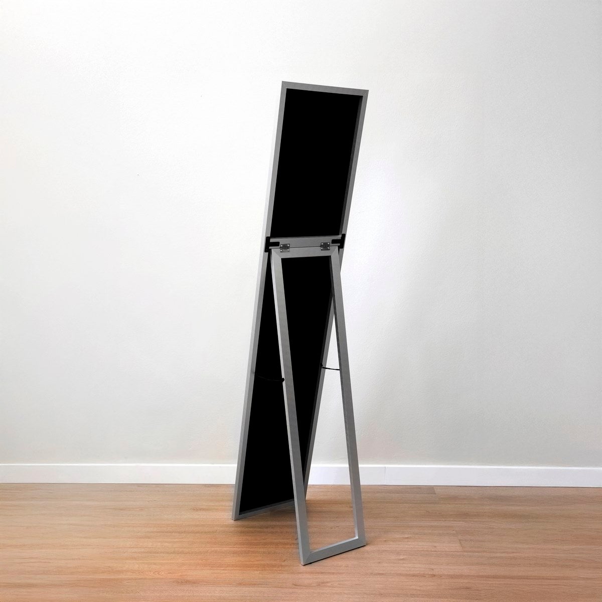 Espejo de pie plateado de 151 cm