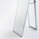 Espejo de pie plateado de 151 cm