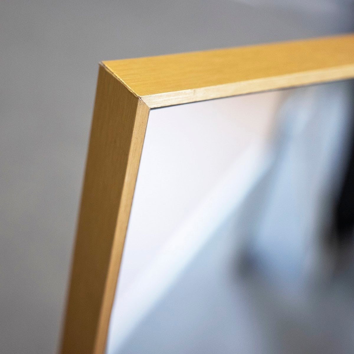 Espejo de pie dorado de 151 cm