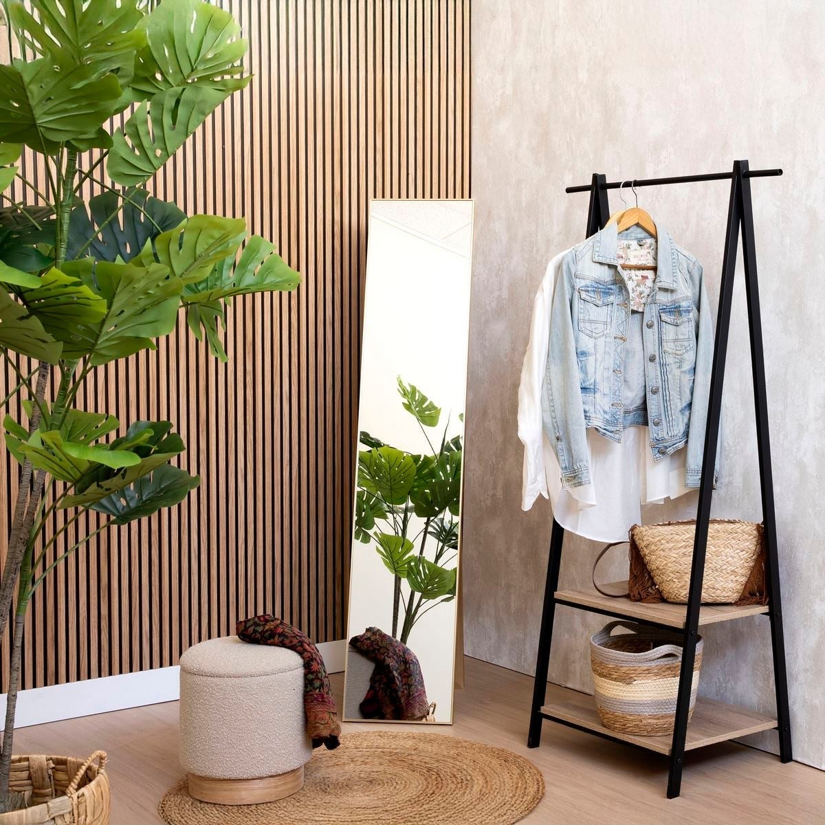 Espejo de pie dorado de 151 cm