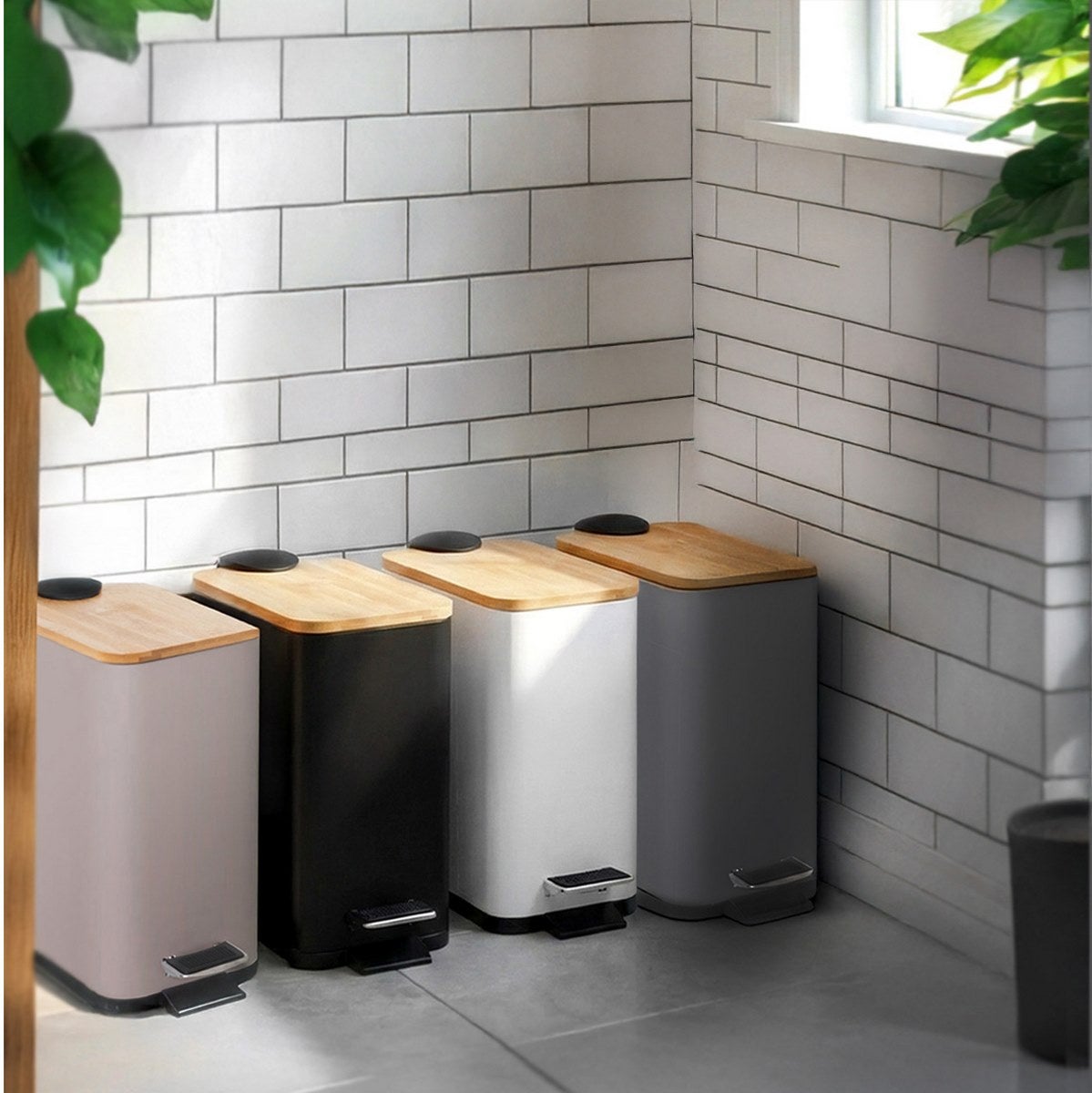 Papelera de pedal rectangular gris de 5 litros con tapa de bambú