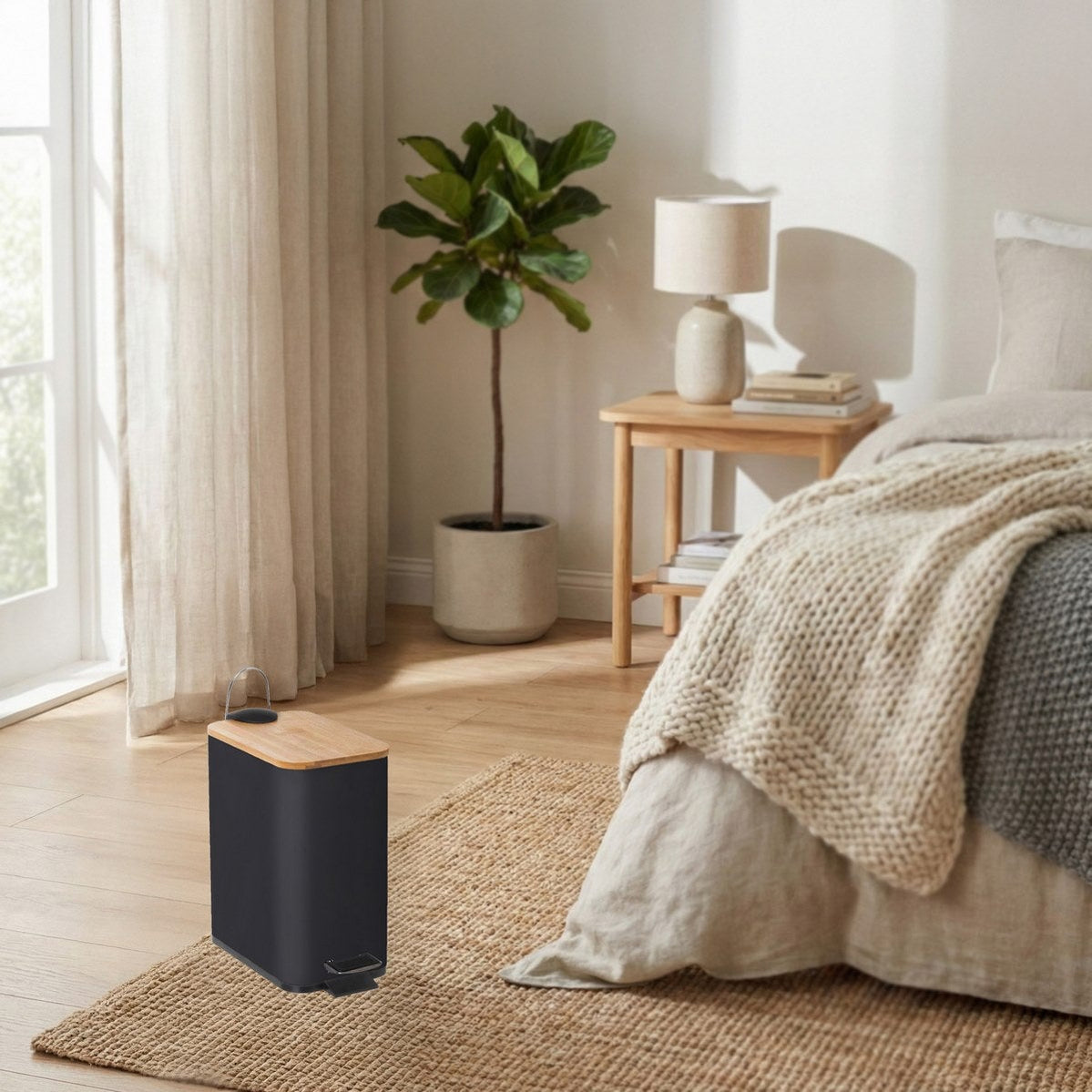 Papelera de pedal rectangular negra de 5 litros con tapa de bambú