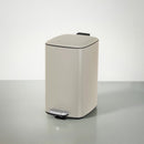 Papelera cuadrada de pedal beige de 20 litros