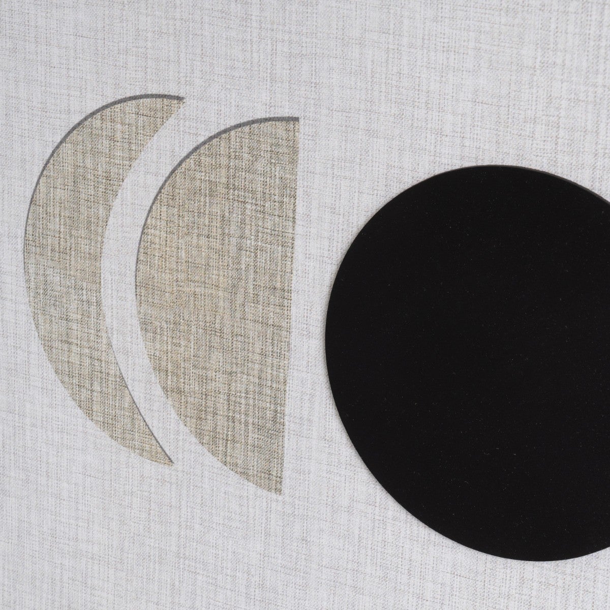 Tapa abatible para cuadro eléctrico con marco negro y dibujo geométrico de 50x35x6 cm